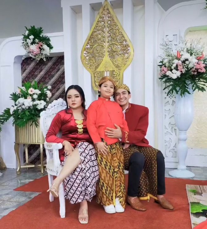 main di sinetron panggilan intip potret harmonis gita sinaga amp habibi hoed saat syuting