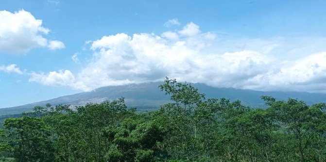 Status Gunung Semeru Turun Jadi Level III Siaga, Warga Masih Dilarang Mendekat