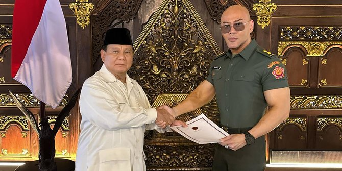 Mengenal Pangkat Militer Tituler yang Diberikan Prabowo ke Deddy Corbuzier
