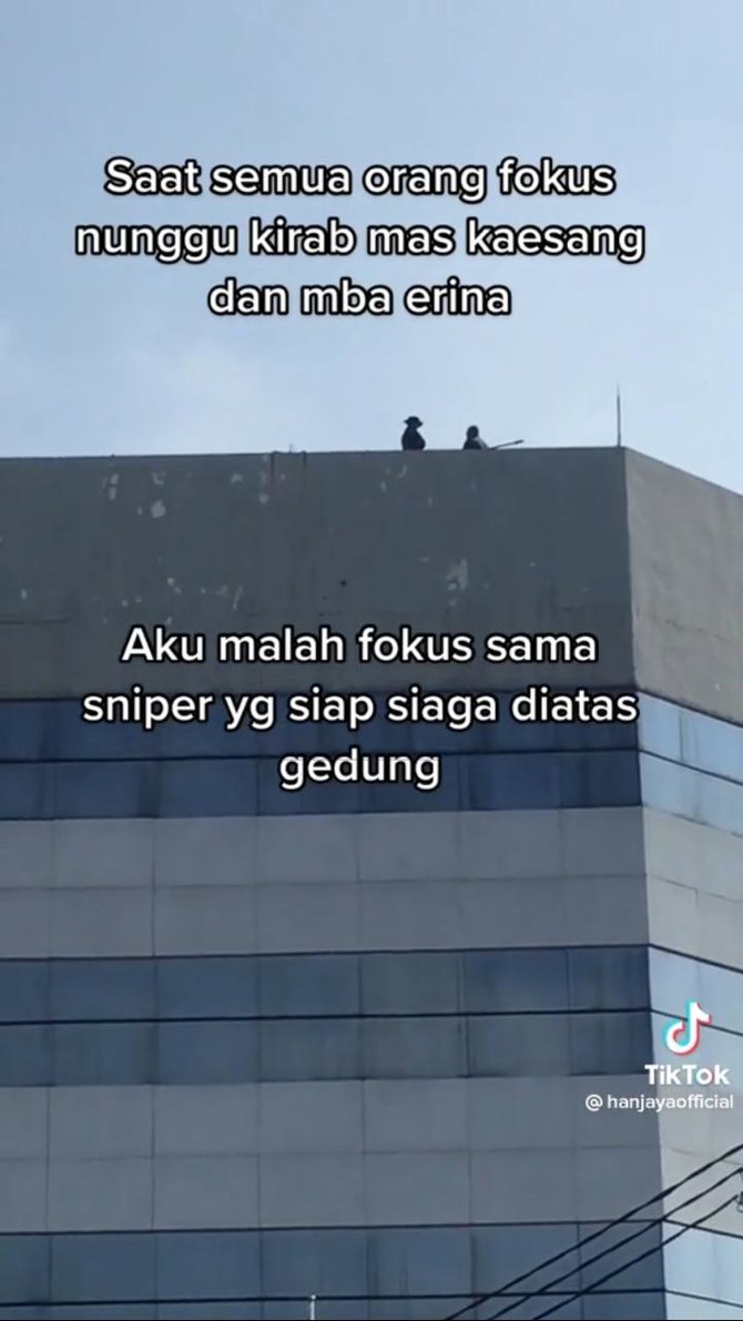 viral sniper di atas gedung saat kirab kaesang dan erina bikin warga salah fokus