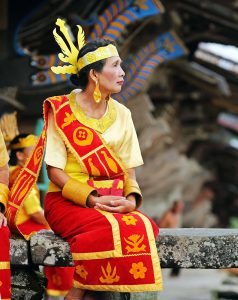 pakaian adat nias penuh makna