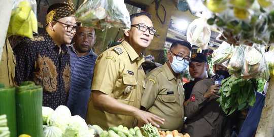 Pasar Murah di Bogor, Warga Cukup Bayar Rp25 Ribu Dapat Banyak Sembako