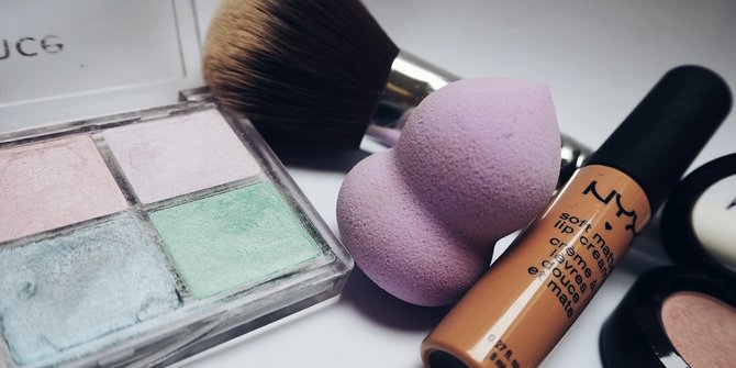 5 Produk Make Up yang Tak Boleh Digunakan Bergantian dengan Orang Lain