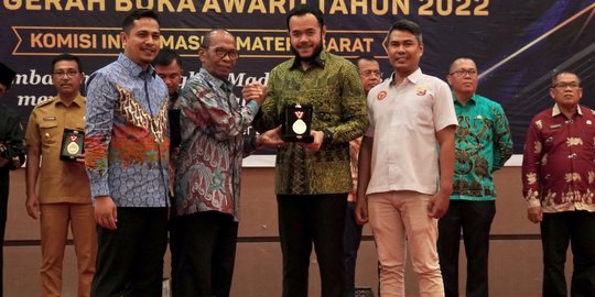 Padang Panjang Kota Informatif, Wako Fadly Amran Raih BUKA Award