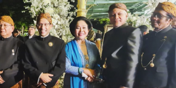 Momen Manis Kebersamaan Prabowo & Titiek Soeharto, Sang Putra Tersenyum Bahagia