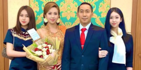 Potret Kece Heni Tania & Dua Putri Cantik Dampingi Suami Pendidikan Kepemimpinan