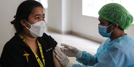 Jelang Libur Nataru, IDI Minta Pemerintah Tingkatkan Vaksinasi Covid-19 Booster Kedua
