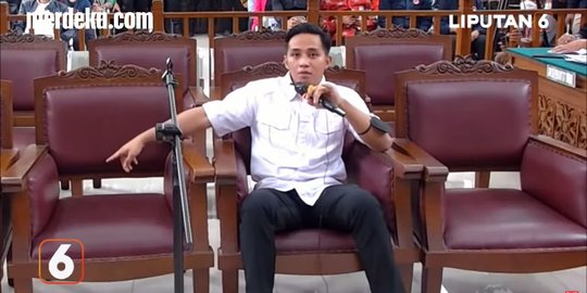 Tatapan Sinis Ferdy Sambo & Putri Candrawathi dengar Kesaksian Bharada Eliezer