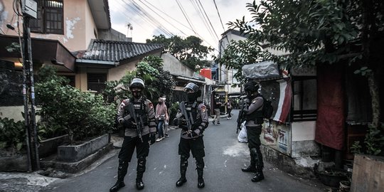 Tiga Hari Berturut-turut, Densus 88 Geledah Indekos di Bandung