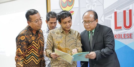 Serahkan Sertifikat Gereja, Raja Juli: Kado Natal dari ATR untuk Umat Kristiani