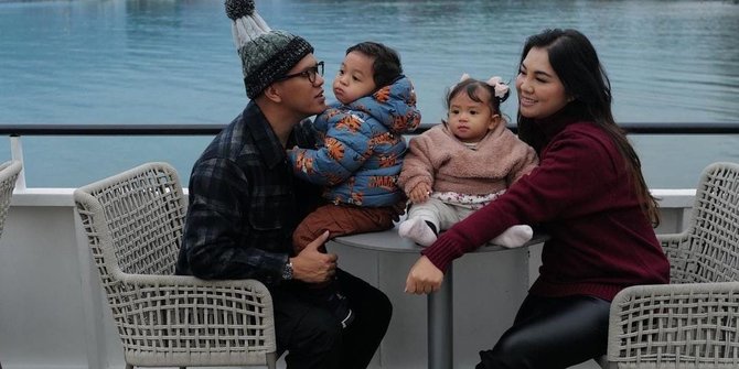 Begini Keseruan Keluarga 'Gubernur Bintaro' Arief Muhammad saat Liburan di Swiss