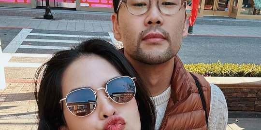 Gaya Maudy Ayunda Jalan-jalan di Amerika Serikat, Romantis Bareng Suami