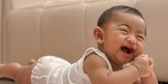 5 Momen Baby Moana Anak Ria Ricis Tertawa Lepas, Lucu dan Bikin Gemas!