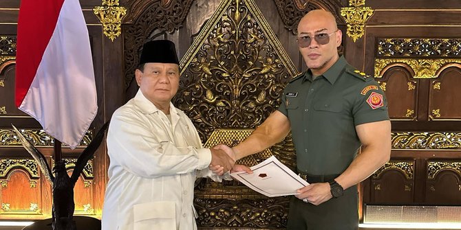 Reaksi Mahfud Soal Pangkat Letkol Tituler Deddy Corbuzier