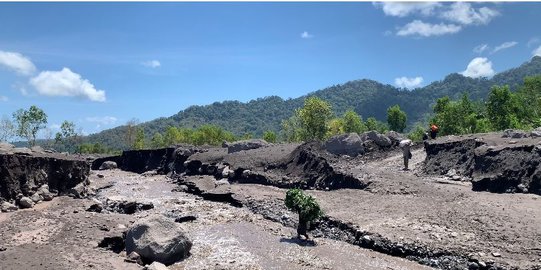 Hidup di Bawah Bayang-Bayang Banjir Lahar Dingin Gunung Semeru