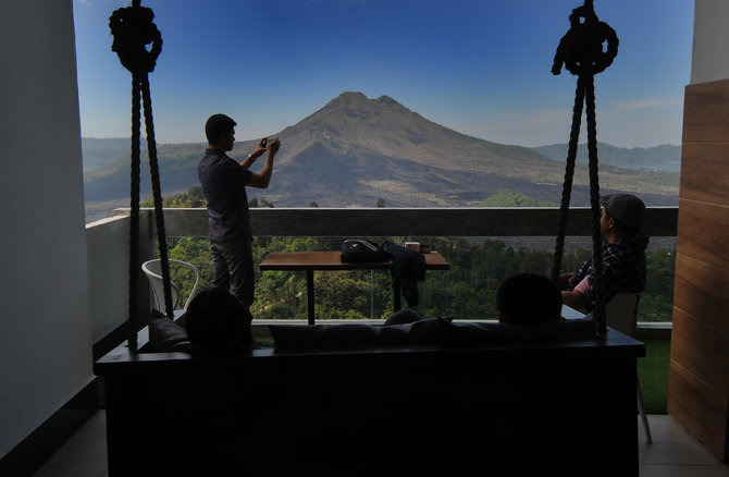 pemandangan gunung batur di kawasan kintamani
