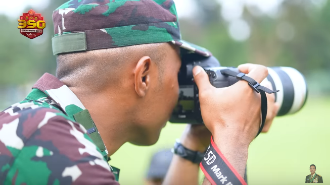 fotografer di lantik jadi tni au berpangkat letnan dua kesehata