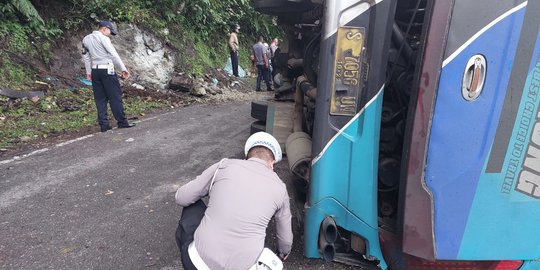 Kronologi Tabrakan Beruntun di Jalur Bukittingi-Padang, 33 Korban Terluka