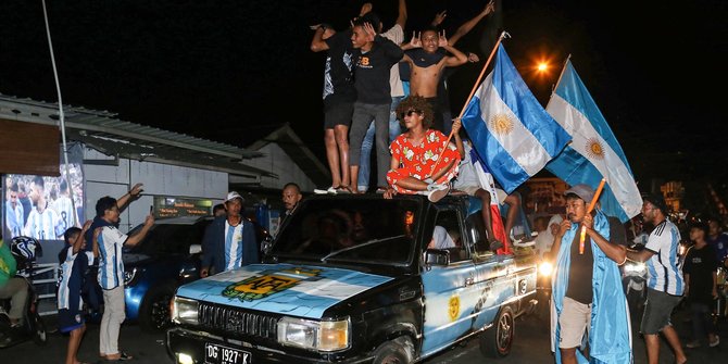 Aksi Suporter Argentina di Ternate Pawai Rayakan Juara Piala Dunia