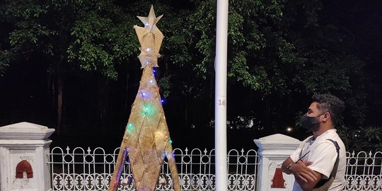 100 Pohon Natal Hiasi Kota Kupang, Ada yang Berbentuk Ketupat