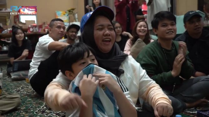 Negara Jagoannya Juara, Intip Momen Keseruan Rafathar Nobar Piala Dunia ...