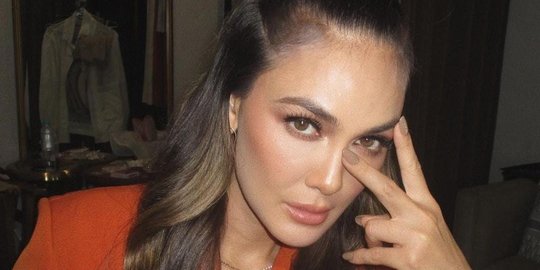 Reaksi Luna Maya Lihat Pasangan Cowok Cewek Lewat, Didoakan Segera Dapat Jodoh