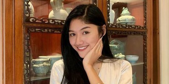 Curi Perhatian, Begini Wajah Erina Gudono yang Tetap Cantik Meski Tanpa Riasan