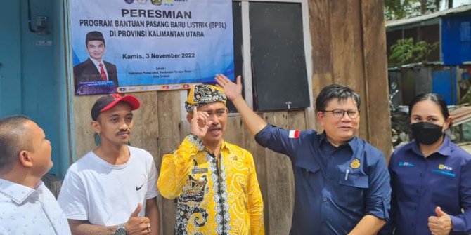 Ribuan Rumah Tangga di Kalimantan Dapat Bantuan Pemasangan Listrik Baru