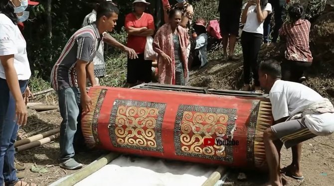 intip ritual 039ma nene039 bikin jantung berdebar jasad diberdirikan lalu diganti baju