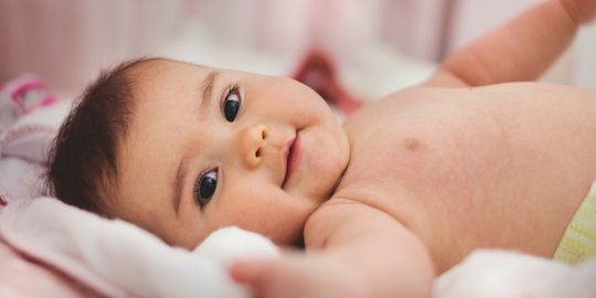 44 Nama Bayi Perempuan Kembar Islami 3 Kata, Bermakna Baik | Merdeka.com