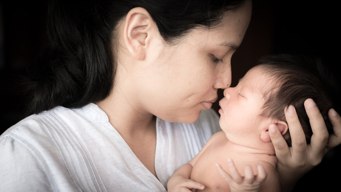 ilustrasi ibu dan bayi