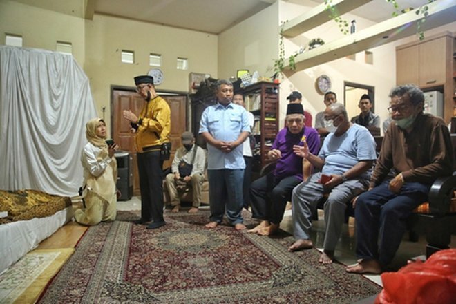 dipenuhi pelayat begini suasana rumah duka aminah cendrakasih