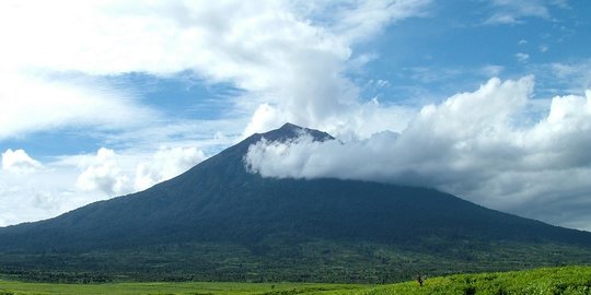 Gunung Kerinci Kembali Normal, Belum Dibuka Pendakian