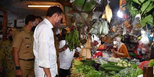 Cek Harga Daging dan Bawang di Pasar Cigombong, Jokowi: Semuanya Terkendali