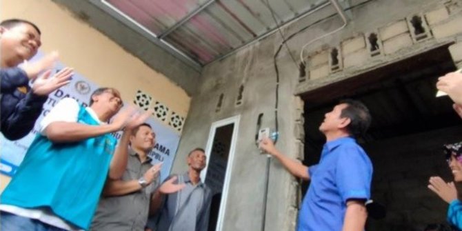 Cerita Warga Riau dan Bangka Belitung Bersyukur Dapat Sambungan Listrik Gratis
