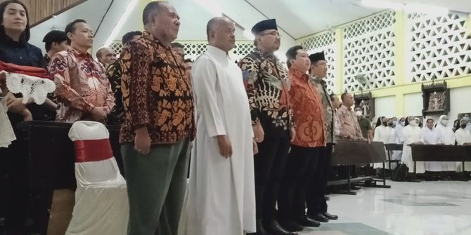 Rayakan Natal di Gereja Kota Kupang, Menag Yaqut Minta Umat Kristiani Jaga Kedamaian