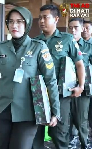 bingkisan akhir tahun untuk prajurit tni ad