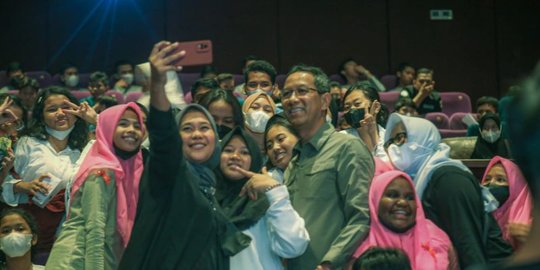 Isi Liburan Natal, Heru Budi Ajak Ratusan Anak Yatim Nonton Film