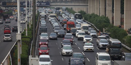 Mulai Sore Ini, Contraflow Diberlakukan Di Tol Jagorawi Arah Jakarta ...