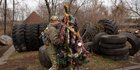 Tentara Ukraina Merayakan Natal di Garis Pertempuran Lawan Rusia