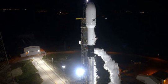 Elon Musk: 100 Satelit Starlink Mengudara di Langit Iran