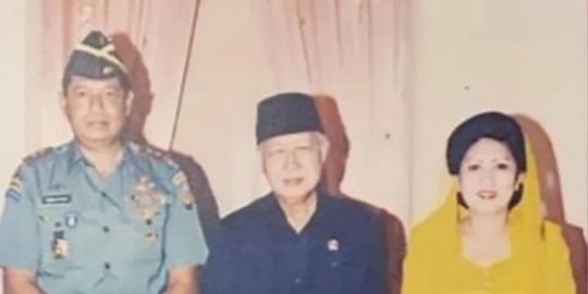 Potret Lawas Jenderal Besar TNI sama Juniornya, Ternyata Nasibnya Sama Jadi Presiden