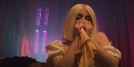 Lirik Lagu Dancing\'s Done - Ava Max