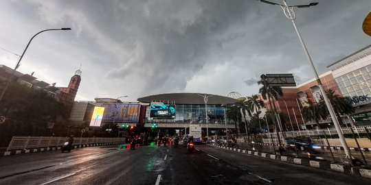 Prakiraan BMKG: Seluruh Wilayah di Indonesia Berpotensi Hujan Lebat Saat Tahun Baru