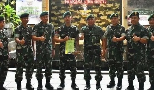 prajurit kostrad dapat penghargaan