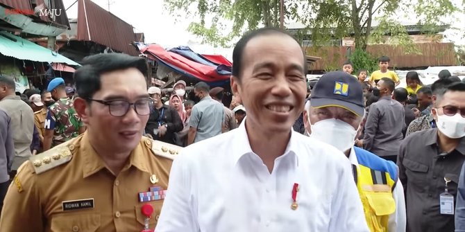 Momen Ridwan Kamil Bisiki Jokowi saat Ditanya Reshuffle Kabinet