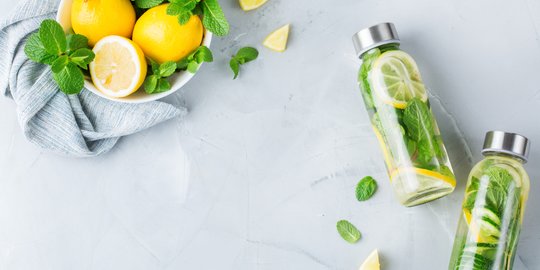 Selain Buah, Herbal dan Rempah Ini Juga Bikin Infused Water Lebih Sehat