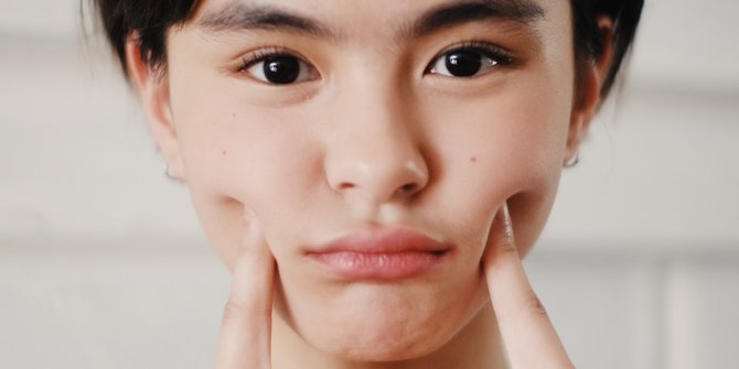 Pelajari tentang niacinamide dan manfaatnya untuk mengatasi berbagai masalah kulit