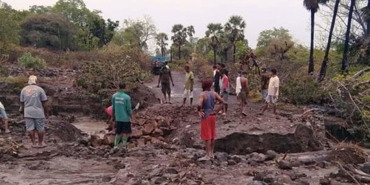 Warga Kawasan Gunung Ile Lewotolok NTT Diminta Waspada Ancaman Lahar Dingin