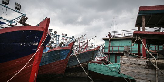 Ancaman Gelombang Tinggi Belum Berakhir, Masyarakat Pesisir Diminta Waspada